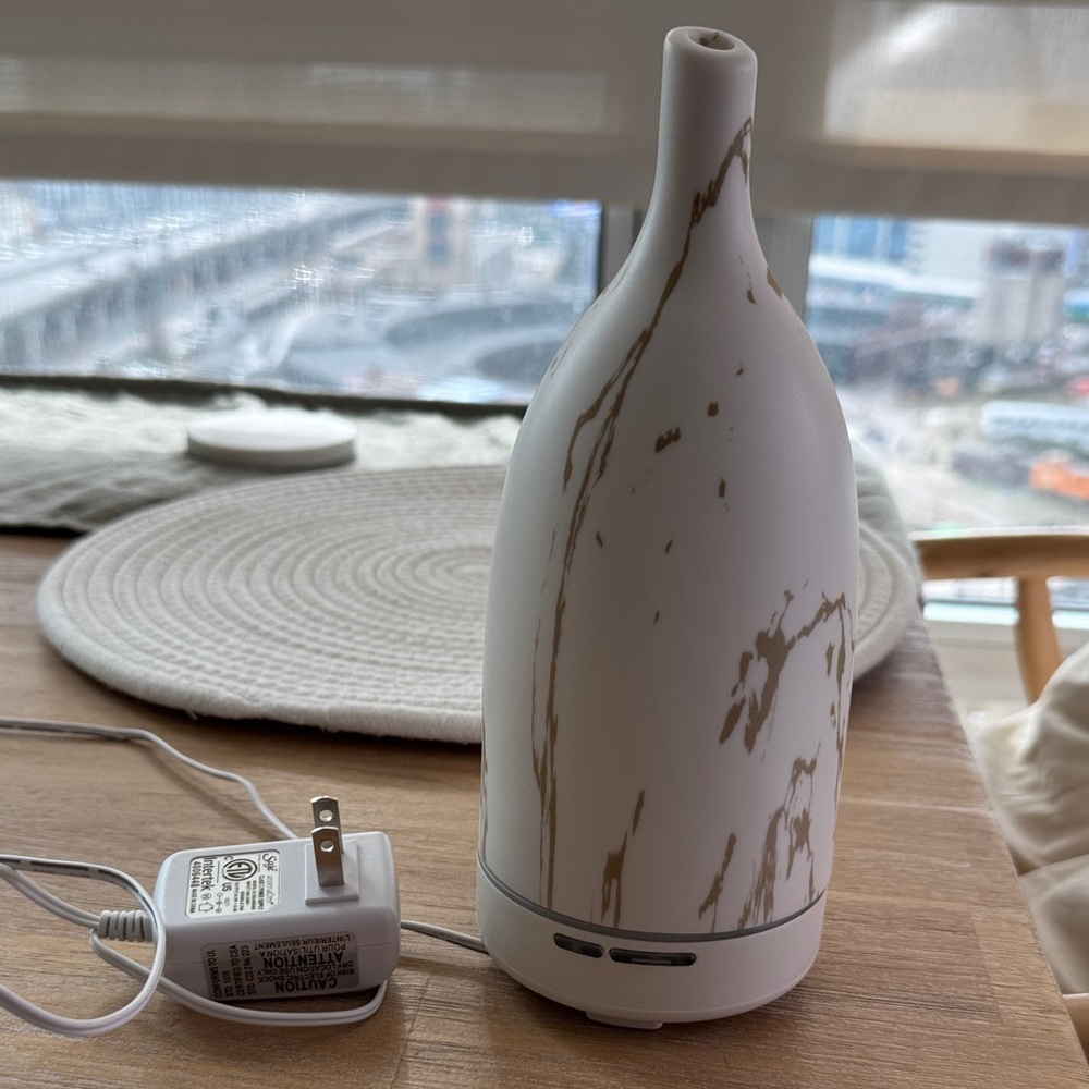 Saje White & Gold/Brown Ultrasonic Diffuser